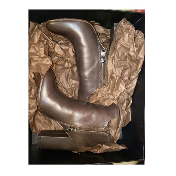 Andrew Marc-Tiffany Block Heel Bootie with box - Picture 1 of 6